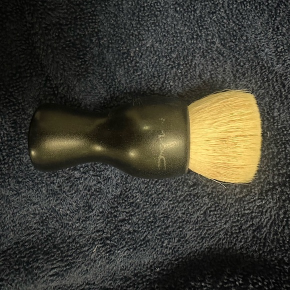 Authentic MAC 180 Kabuki Makeup Brush SOLD! - Picture 3 of 8